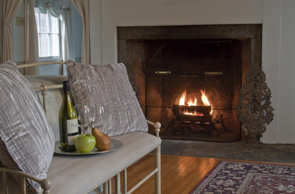 Scranton Seahorse Inn Мадисон Экстерьер фото