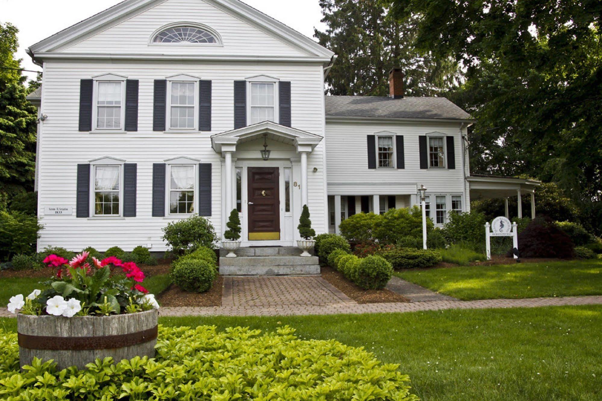 Scranton Seahorse Inn Мадисон Экстерьер фото