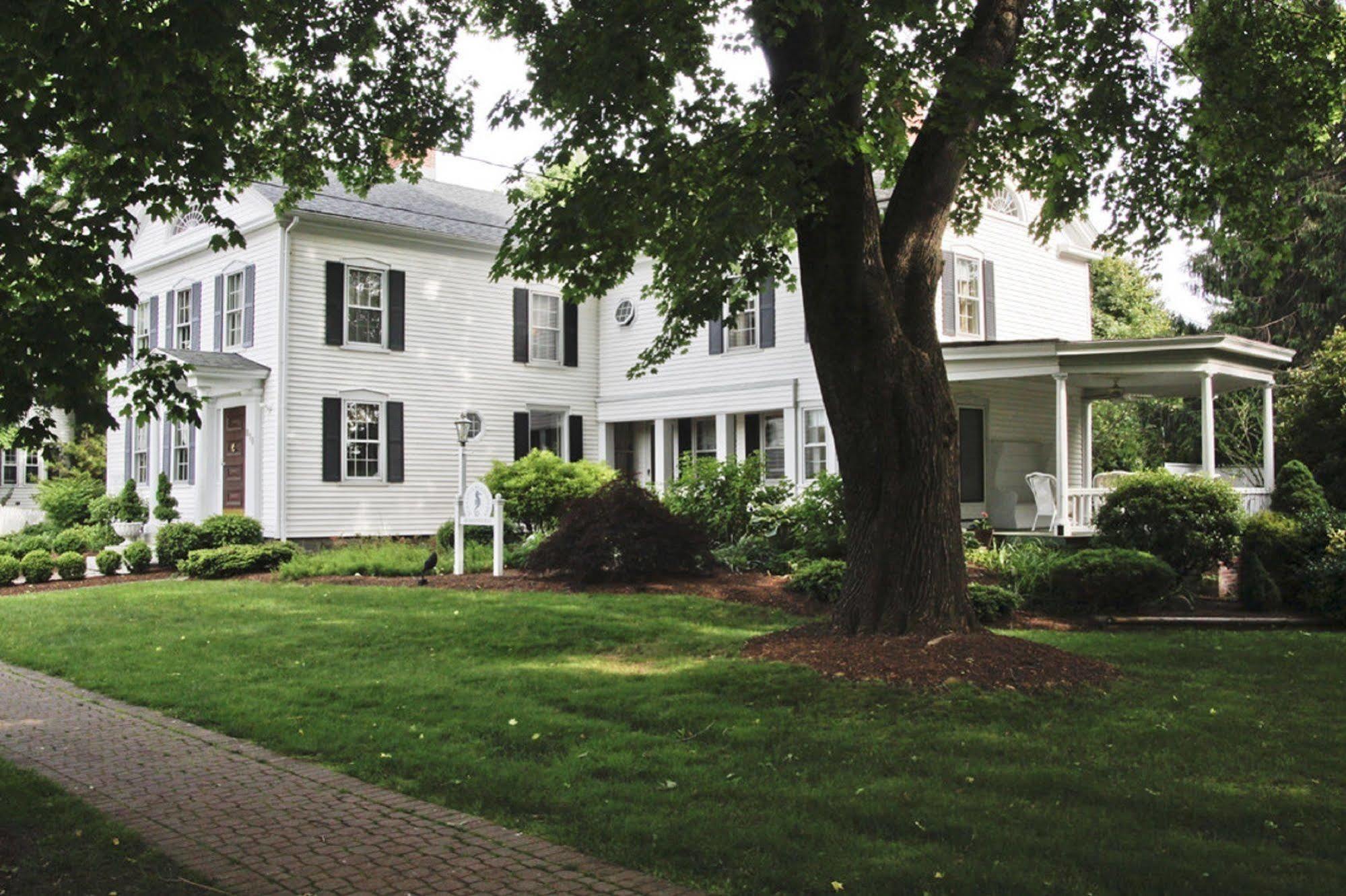 Scranton Seahorse Inn Мадисон Экстерьер фото
