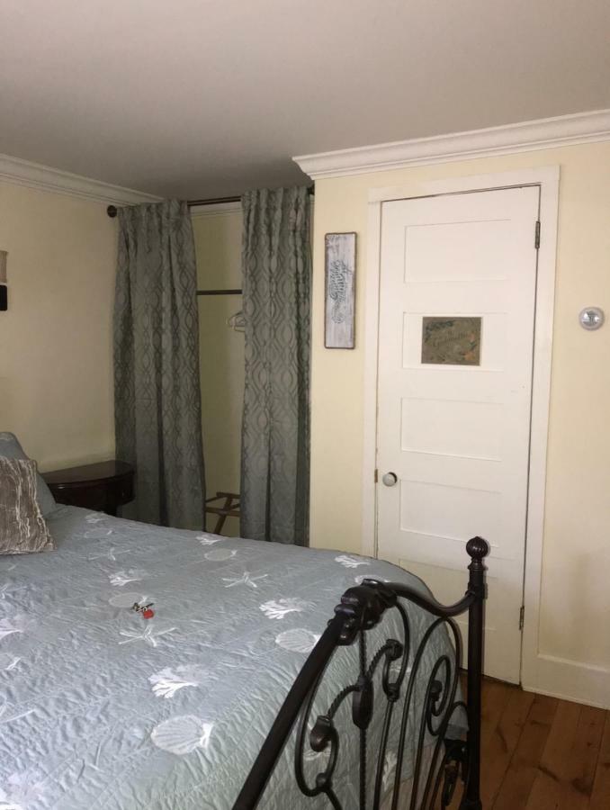 Scranton Seahorse Inn Мадисон Экстерьер фото