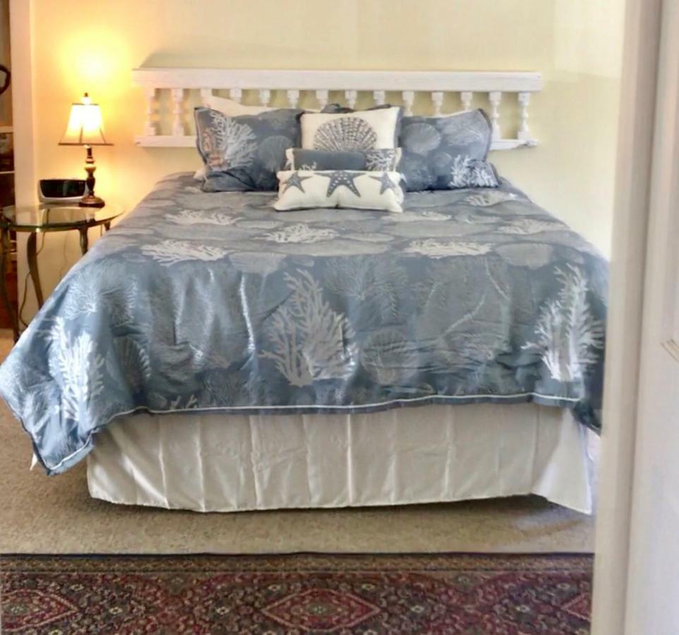 Scranton Seahorse Inn Мадисон Экстерьер фото